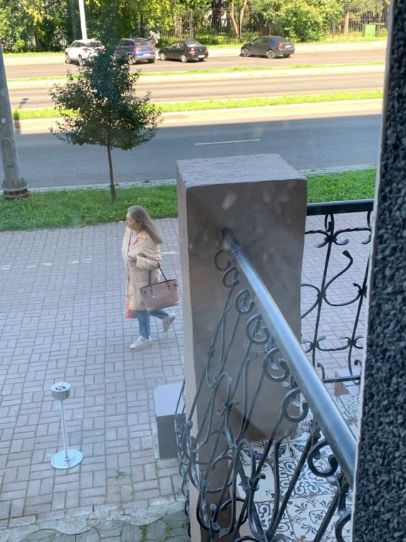 Окна за 6 и 7 столом и в гардеробе — снимок 1